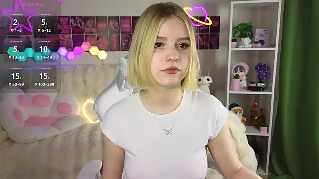 Snapshot of Dragonwind chatting on 11, 3, 2025 Dragonwind online show from 11, 3, 2025