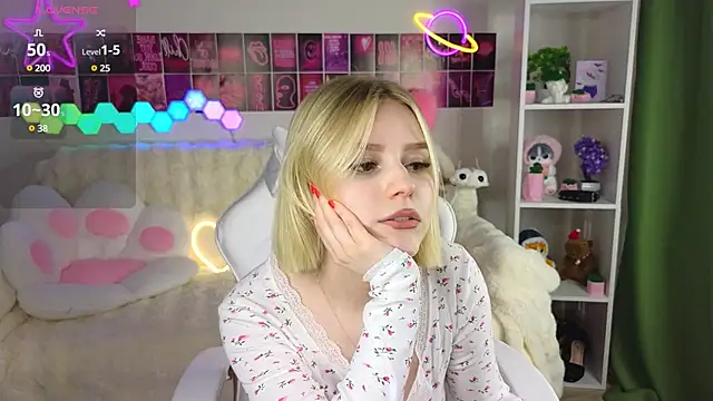 Snapshot of Dragonwind chatting on 13, 3, 2025 Dragonwind online show from 13, 3, 2025