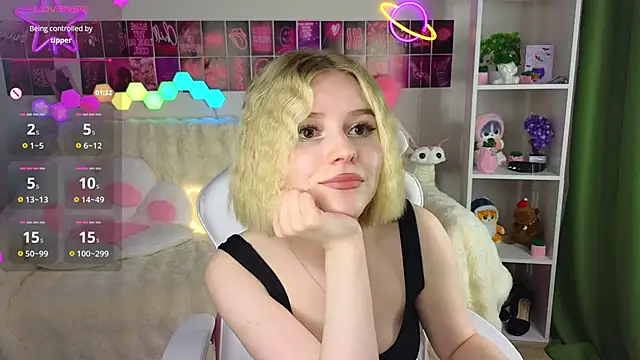 Snapshot of Dragonwind chatting on 17, 3, 2025 Dragonwind online show from 17, 3, 2025