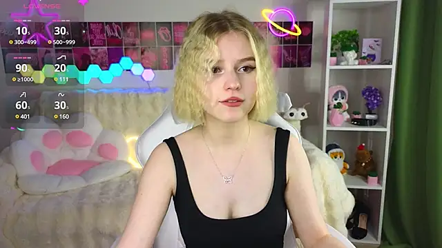 Snapshot of Dragonwind chatting on 17, 3, 2025 Dragonwind online show from 17, 3, 2025