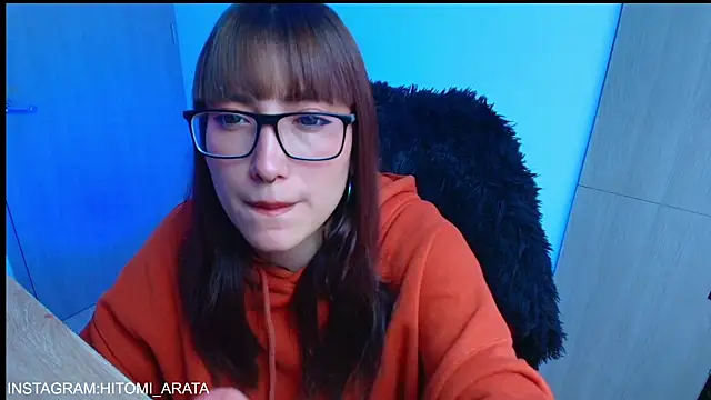 Snapshot of hitomi_arata chatting on 7, 5, 2026 hitomi arata online show from 7, 5, 2026