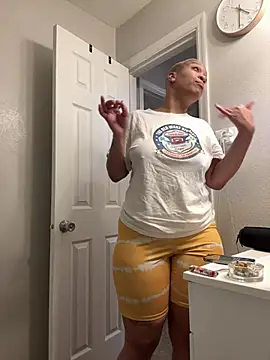 Snapshot of SexyHoneyRedd chatting on 26, 6, 2026 SexyHoneyRedd online show from 26, 6, 2026