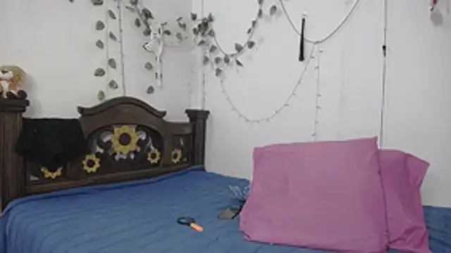 Snapshot of DominaLeona chatting on 7, 7, 2026 DominaLeona online show from 7, 7, 2026