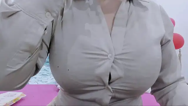 Snapshot of valeriasexxx chatting on 7, 7, 2026 valeriasexxx online show from 7, 7, 2026