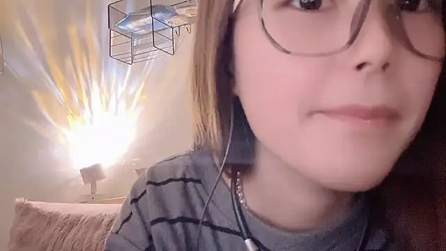 Snapshot of Sweet-Angel999 chatting on 7, 2, 2026 Sweet-Angel999 online show from 7, 2, 2026