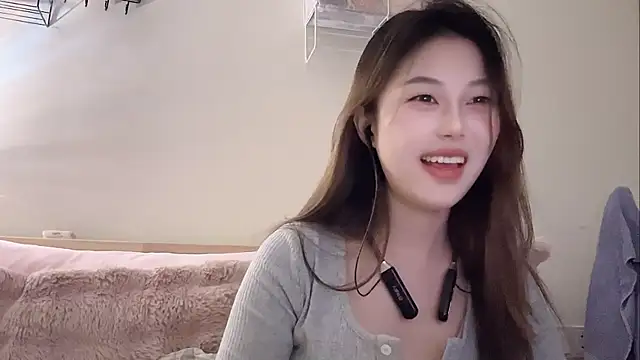 Snapshot of Sweet-Angel999 chatting on 8, 2, 2026 Sweet-Angel999 online show from 8, 2, 2026