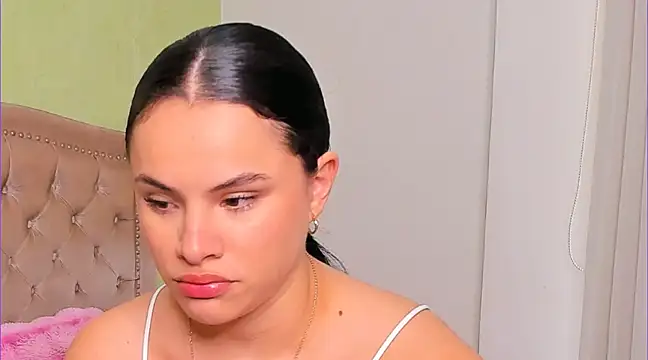 Luciluu20 online show from 27, 2, 2025