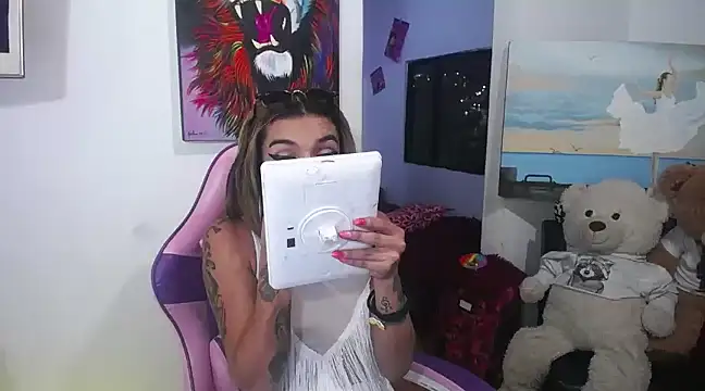 Snapshot of Dy_Hanna chatting on 11, 1, 2025 Dy Hanna online show from 11, 1, 2025