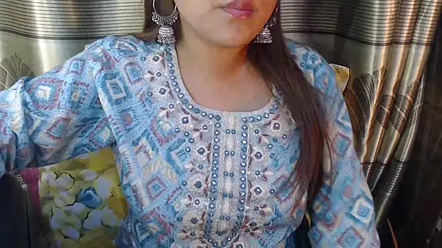 Snapshot of queen_angelina chatting on 15, 1, 2026 queen angelina online show from 15, 1, 2026