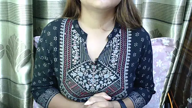 Snapshot of queen_angelina chatting on 24, 2, 2026 queen angelina online show from 24, 2, 2026