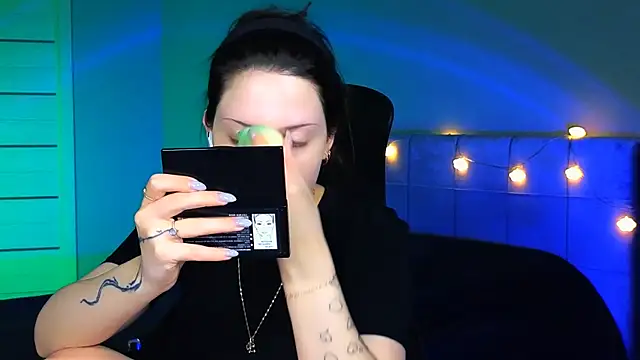 Snapshot of Stacy_Gonzales_ chatting on 12, 3, 2025 Stacy Gonzales  online show from 12, 3, 2025