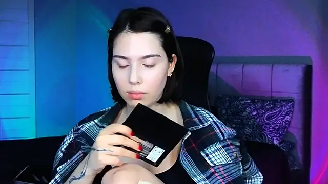 Stacy Gonzales  online show from 18, 3, 2026