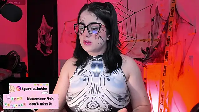 Snapshot of Lin-cute chatting on 25, 10, 2025 Lin-cute online show from 25, 10, 2025