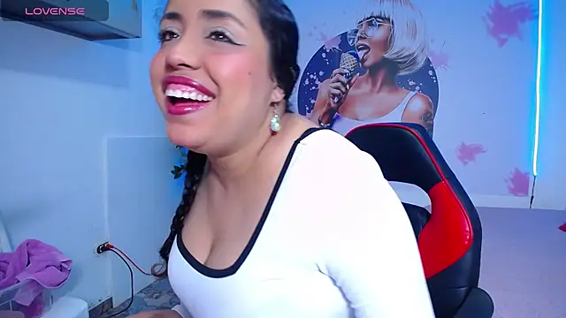 Snapshot of cristal_horny19 chatting on 9, 6, 2026 cristal horny19 online show from 9, 6, 2026