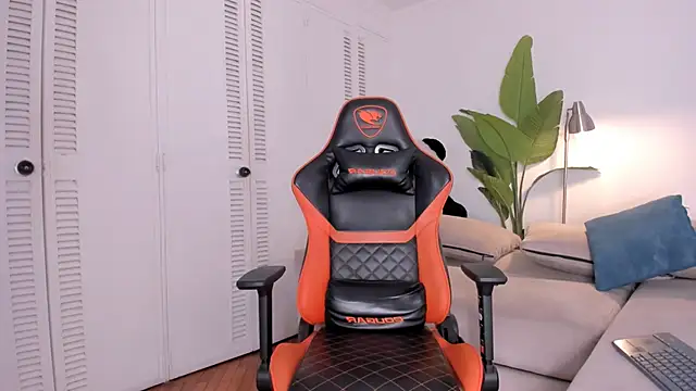 kitty miaa online show from 12, 3, 2026