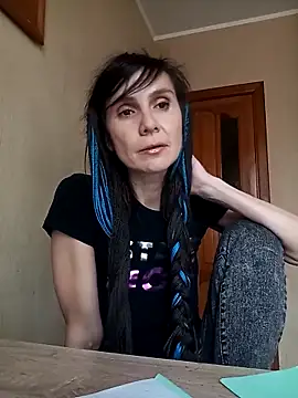 Francenia lolis online show from 3, 11, 2025