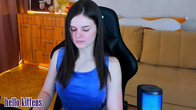 Lora Cain online show from 12, 12, 2024