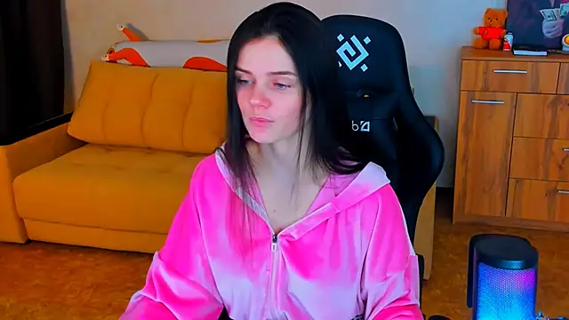 Lora Cain online show from 18, 1, 2025