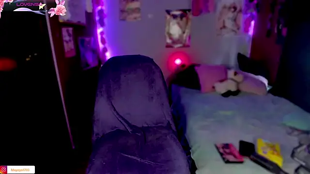 Snapshot of kiki_cavilll chatting on 24, 2, 2025 kiki cavilll online show from 24, 2, 2025