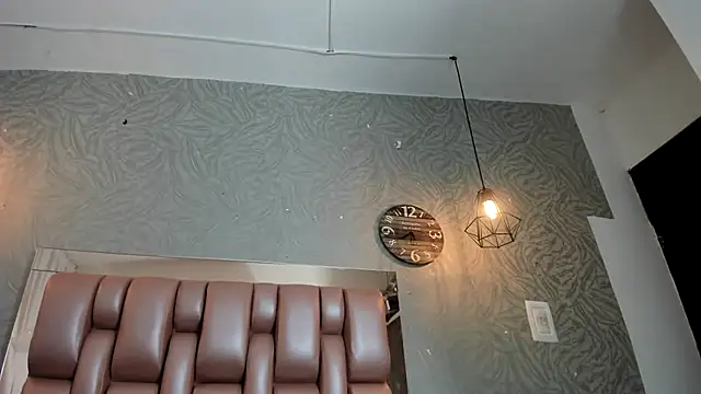 KOURTNEY-- online show from 12, 11, 2025