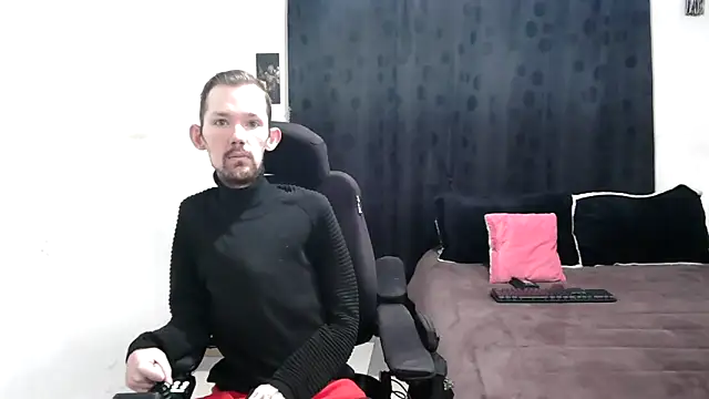 Sophia and Thomas online show from 2, 3, 2025