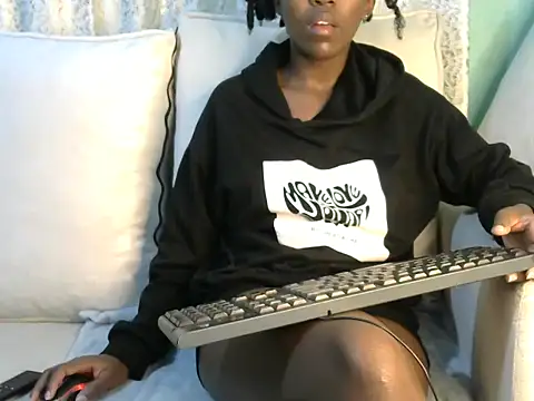 Caryyyl online show from 8, 11, 2025