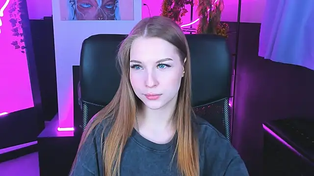 CuteMousee online show from 12, 12, 2024