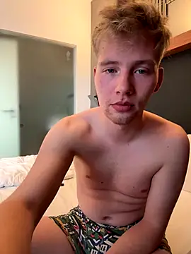 Snapshot of CDLukeLucy420 chatting on 5, 10, 2025 CDLukeLucy420 online show from 5, 10, 2025
