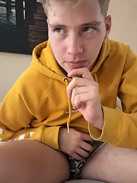 Snapshot of CDLukeLucy420 chatting on 7, 10, 2025 CDLukeLucy420 online show from 7, 10, 2025