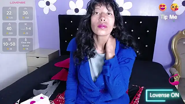 karolinee 66  online show from 13, 2, 2026