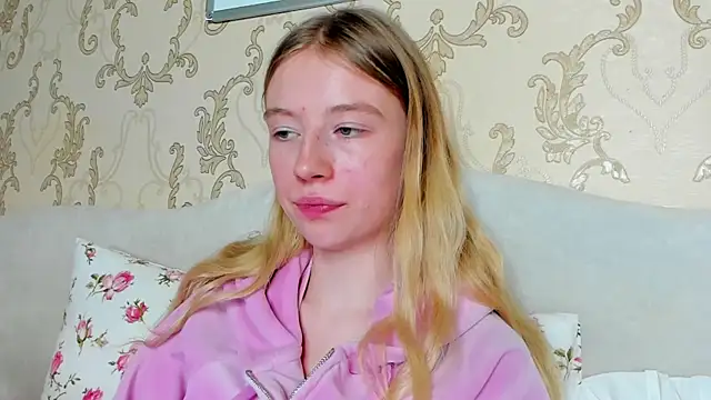 minidivaa  online show from 13, 12, 2024