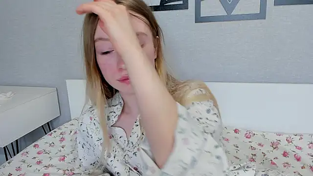 minidivaa  online show from 1, 3, 2025