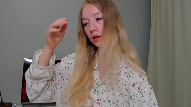 minidivaa  online show from 4, 3, 2025