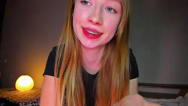 Snapshot of minidivaa_ chatting on 2, 4, 2026 minidivaa online show from 2, 4, 2026