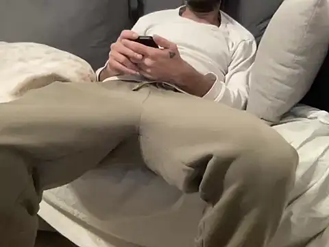 Snapshot of 4small4inchlol chatting on 3, 2, 2026 4small4inchlol online show from 3, 2, 2026