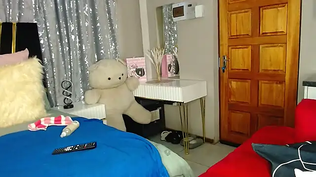 Snapshot of MissBigNipples chatting on 6, 5, 2026 MissBigNipples online show from 6, 5, 2026