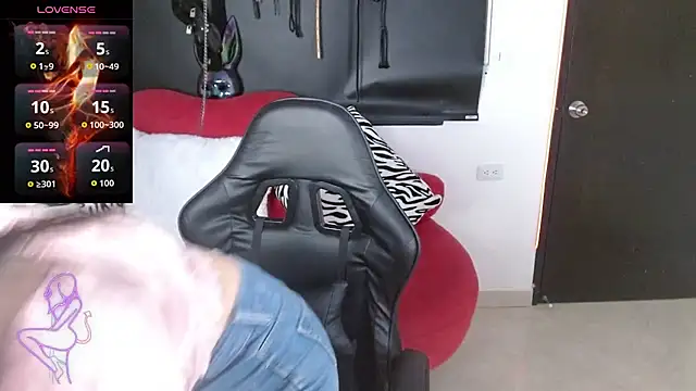 Snapshot of Carolaine69_ chatting on 30, 3, 2026 Carolaine69 online show from 30, 3, 2026