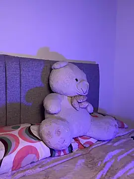 Isa smeraldy online show from 12, 3, 2026