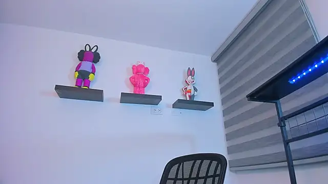 Gangster Girl online show from 22, 11, 2025