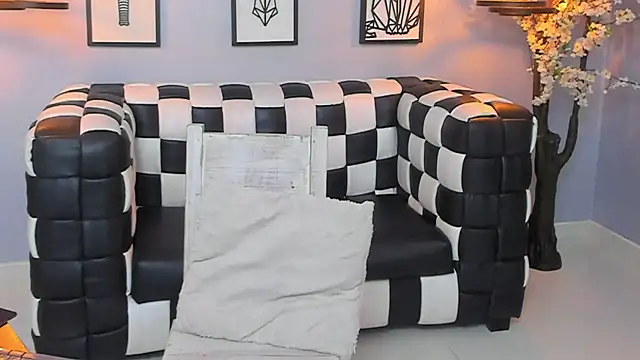 Snapshot of SARAFOXX_ chatting on 6, 12, 2024 SARAFOXX online show from 6, 12, 2024