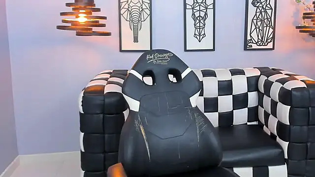 Snapshot of SARAFOXX_ chatting on 8, 12, 2024 SARAFOXX online show from 8, 12, 2024