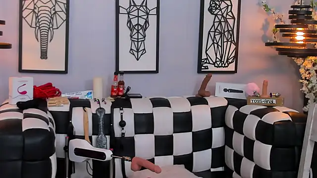 Snapshot of SARAFOXX_ chatting on 19, 12, 2024 SARAFOXX online show from 19, 12, 2024