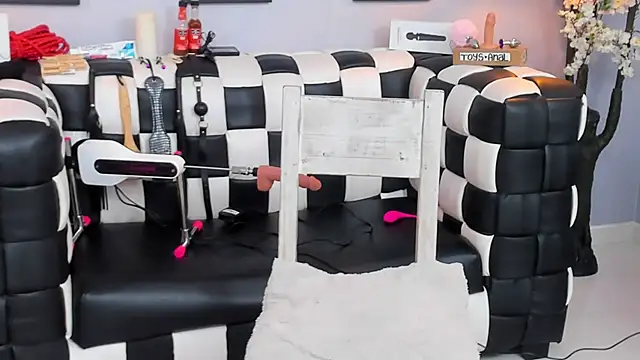 Snapshot of SARAFOXX_ chatting on 19, 12, 2024 SARAFOXX online show from 19, 12, 2024