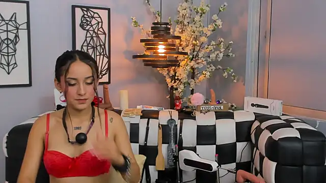 Snapshot of SARAFOXX_ chatting on 22, 12, 2024 SARAFOXX online show from 22, 12, 2024