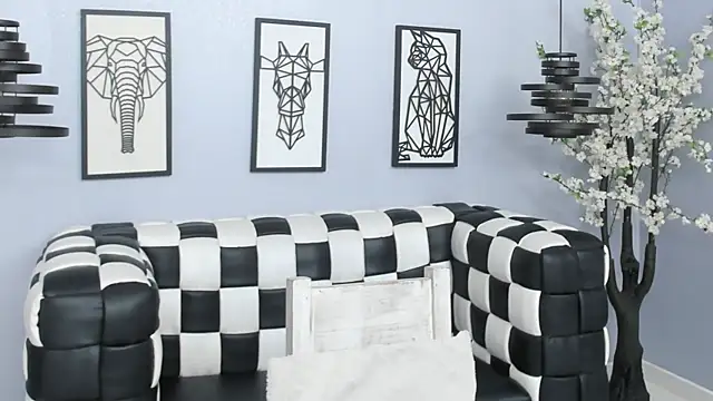 Snapshot of SARAFOXX_ chatting on 8, 1, 2025 SARAFOXX online show from 8, 1, 2025