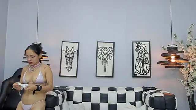 Snapshot of SARAFOXX_ chatting on 1, 2, 2025 SARAFOXX online show from 1, 2, 2025