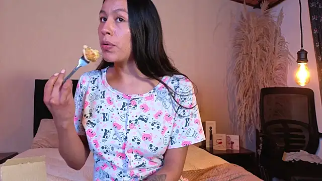 EmiGomez  online show from 22, 3, 2026