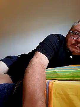 Snapshot of bluangelo chatting on 17, 9, 2025 bluangelo online show from 17, 9, 2025