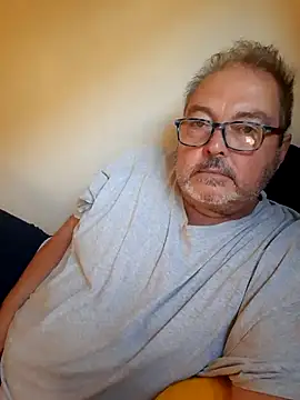 Snapshot of bluangelo chatting on 23, 9, 2025 bluangelo online show from 23, 9, 2025