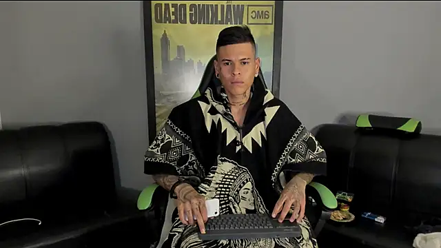 Snapshot of jamesinked_ chatting on 20, 12, 2024 jamesinked online show from 20, 12, 2024